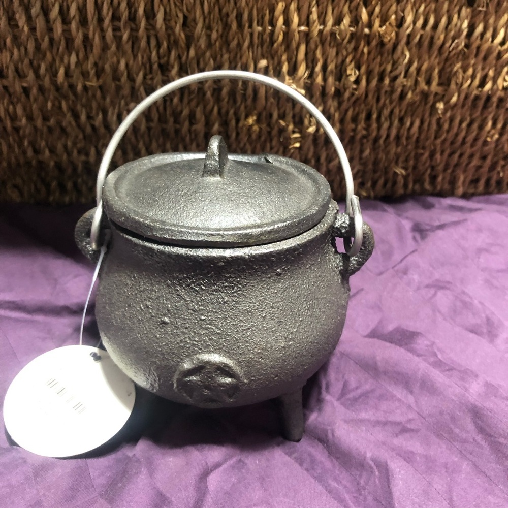 Charming Cast Iron Cauldron with Lid, three legs and pentagram on side of it